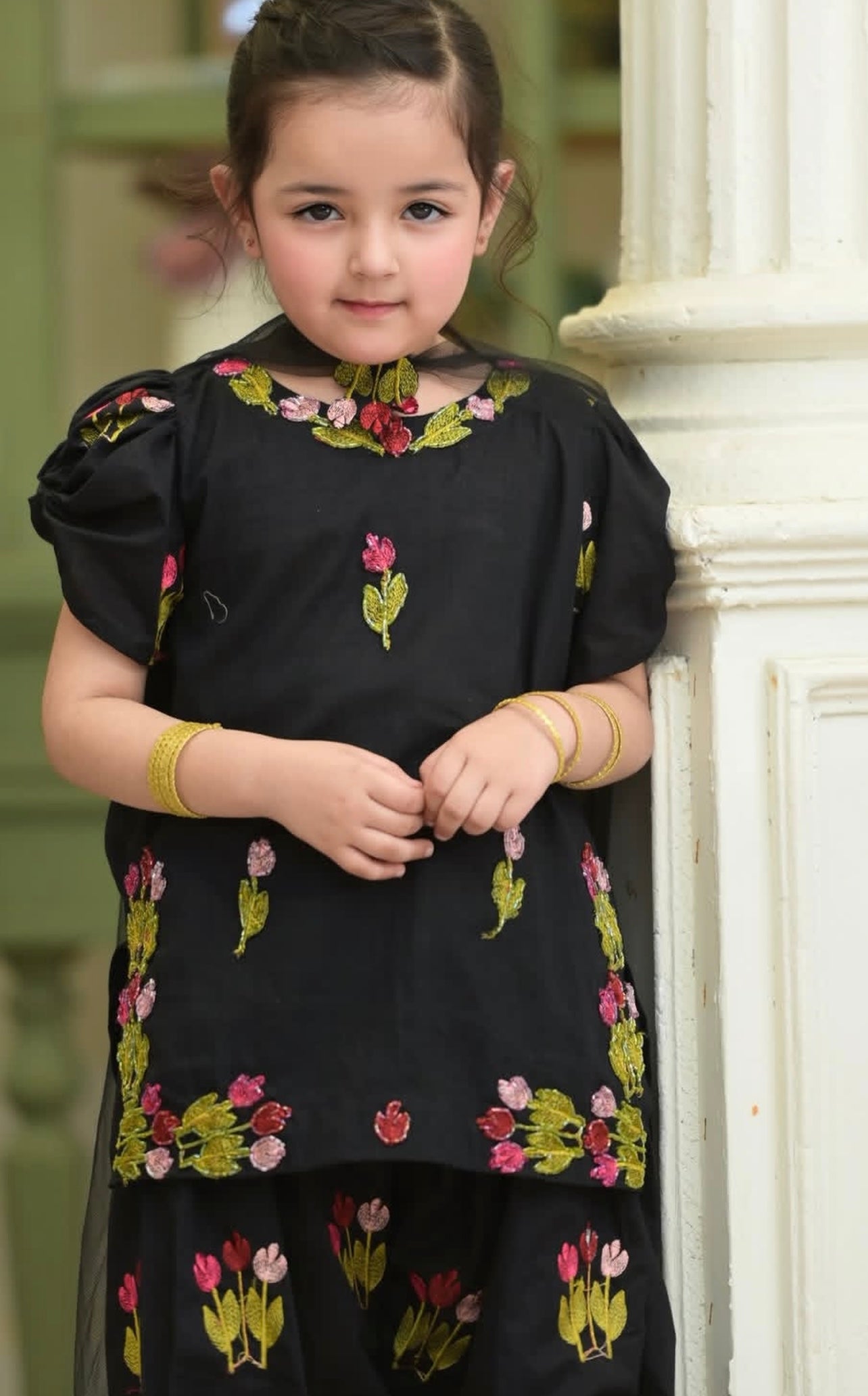 Alaya black phool