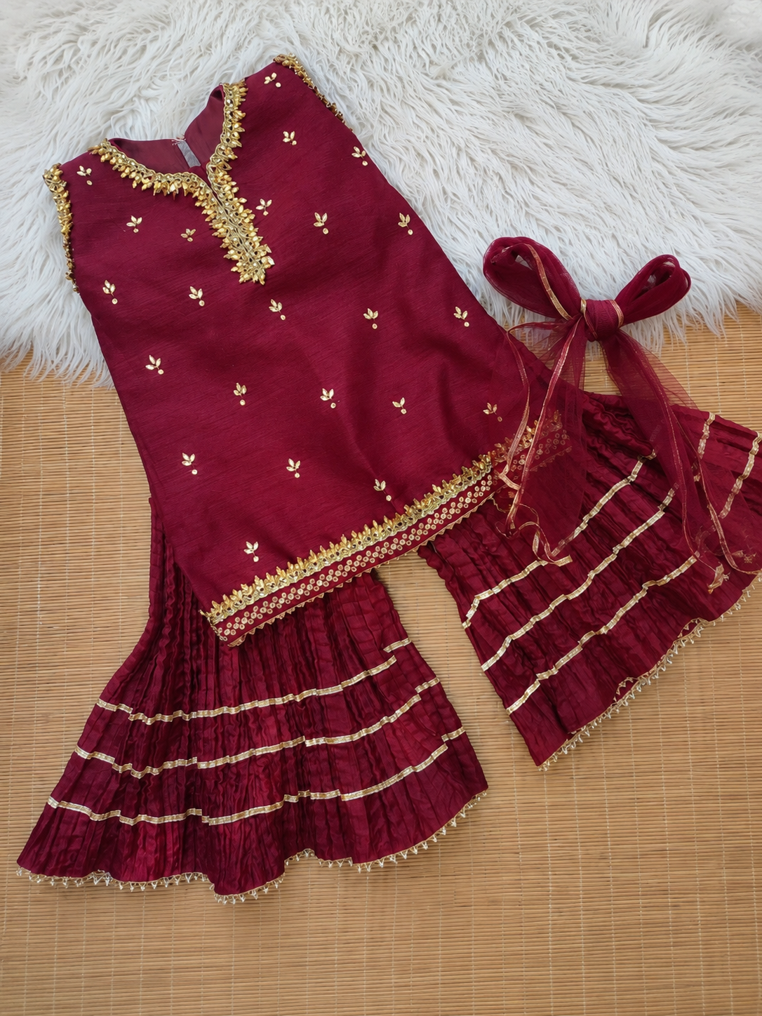 Saiqa maroon
