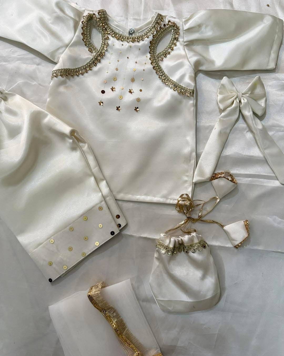 Rani-white 4pc