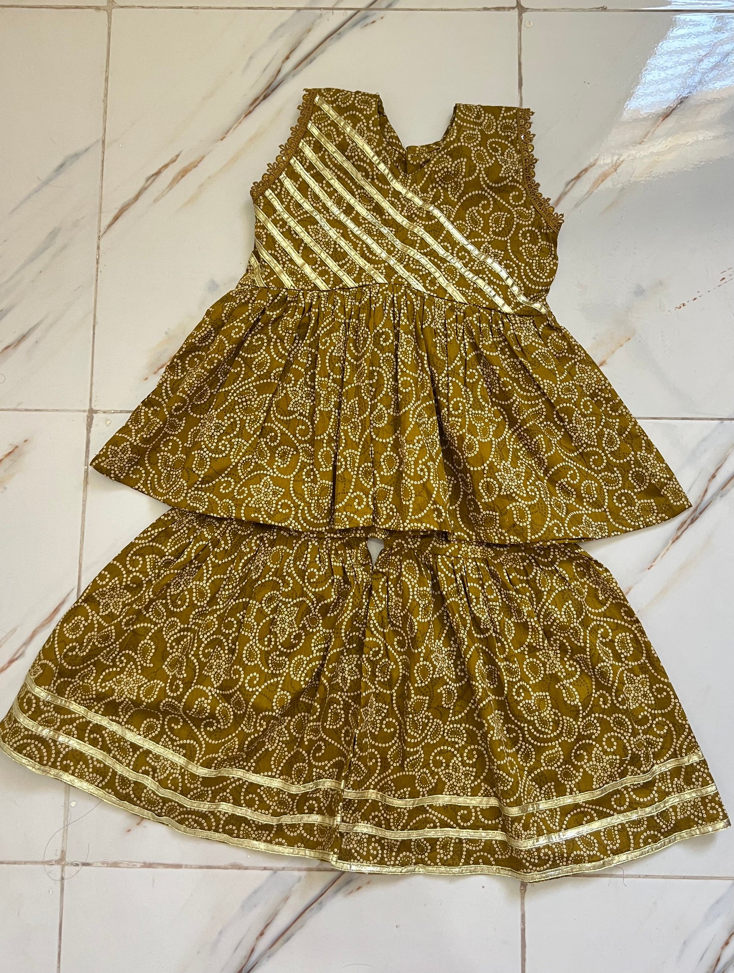 Chunri gharara