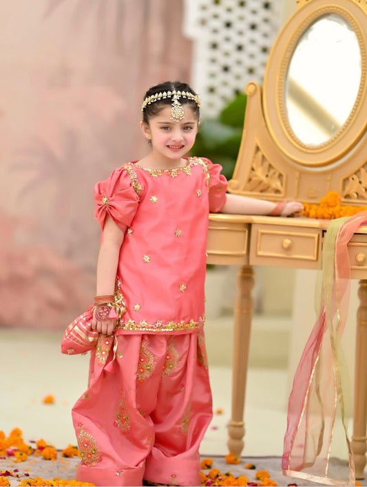 Hayyam pink festive