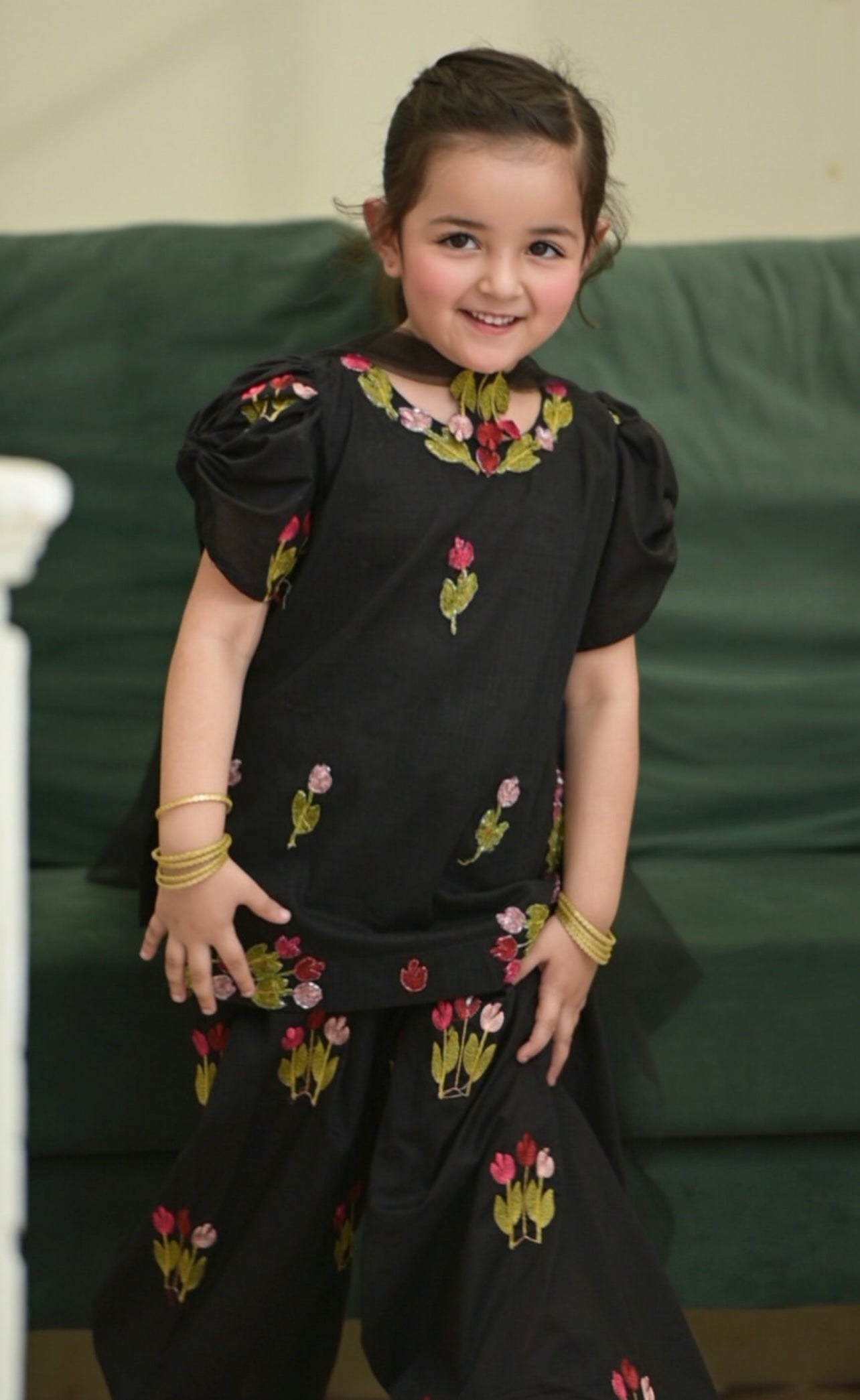 Alaya black phool