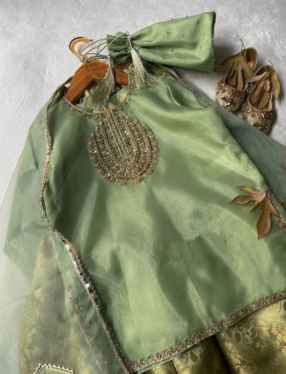 Olive Aura-4pc
